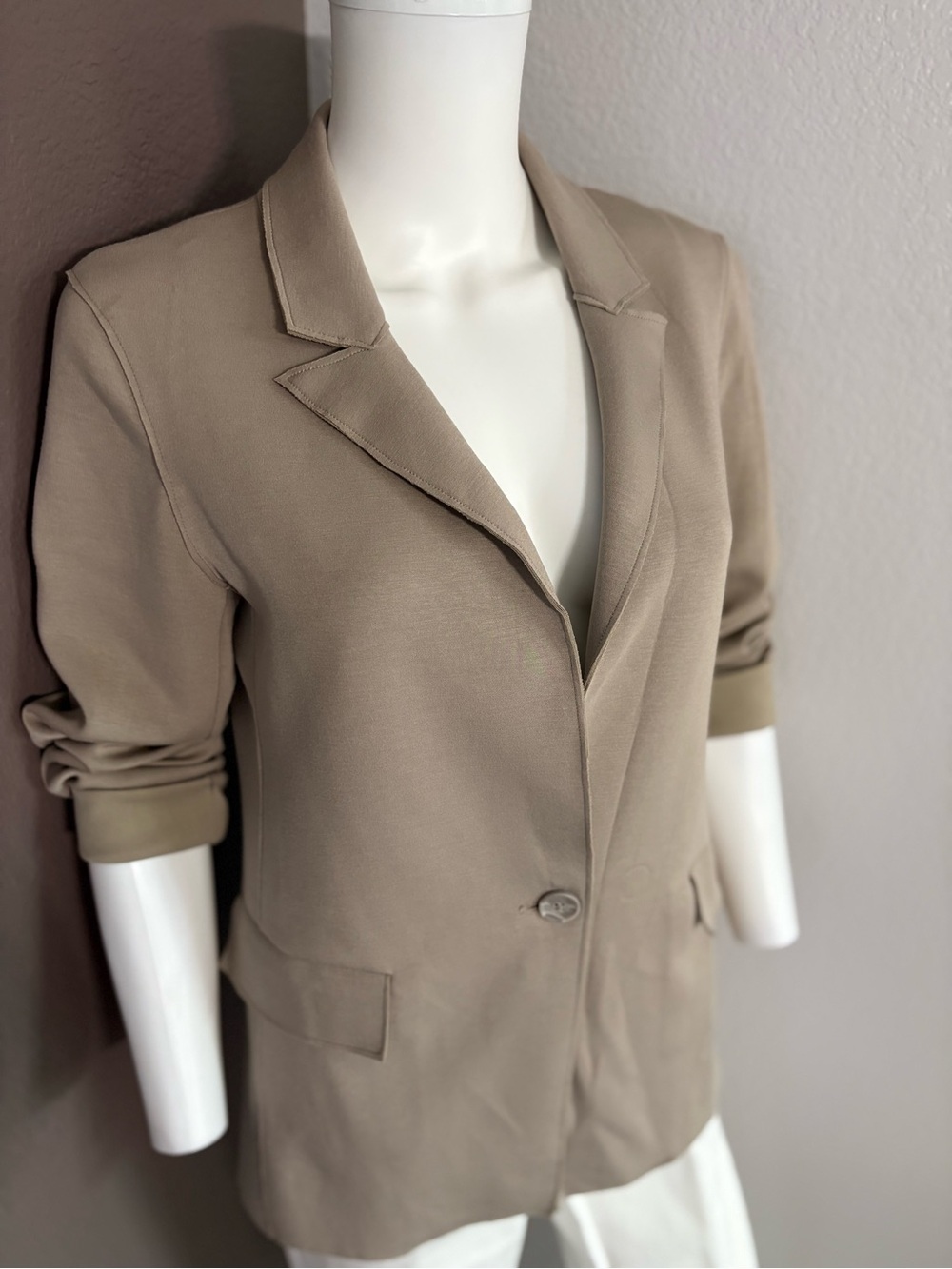 Women's Taupe Single-Button Notch Lapel Blazer